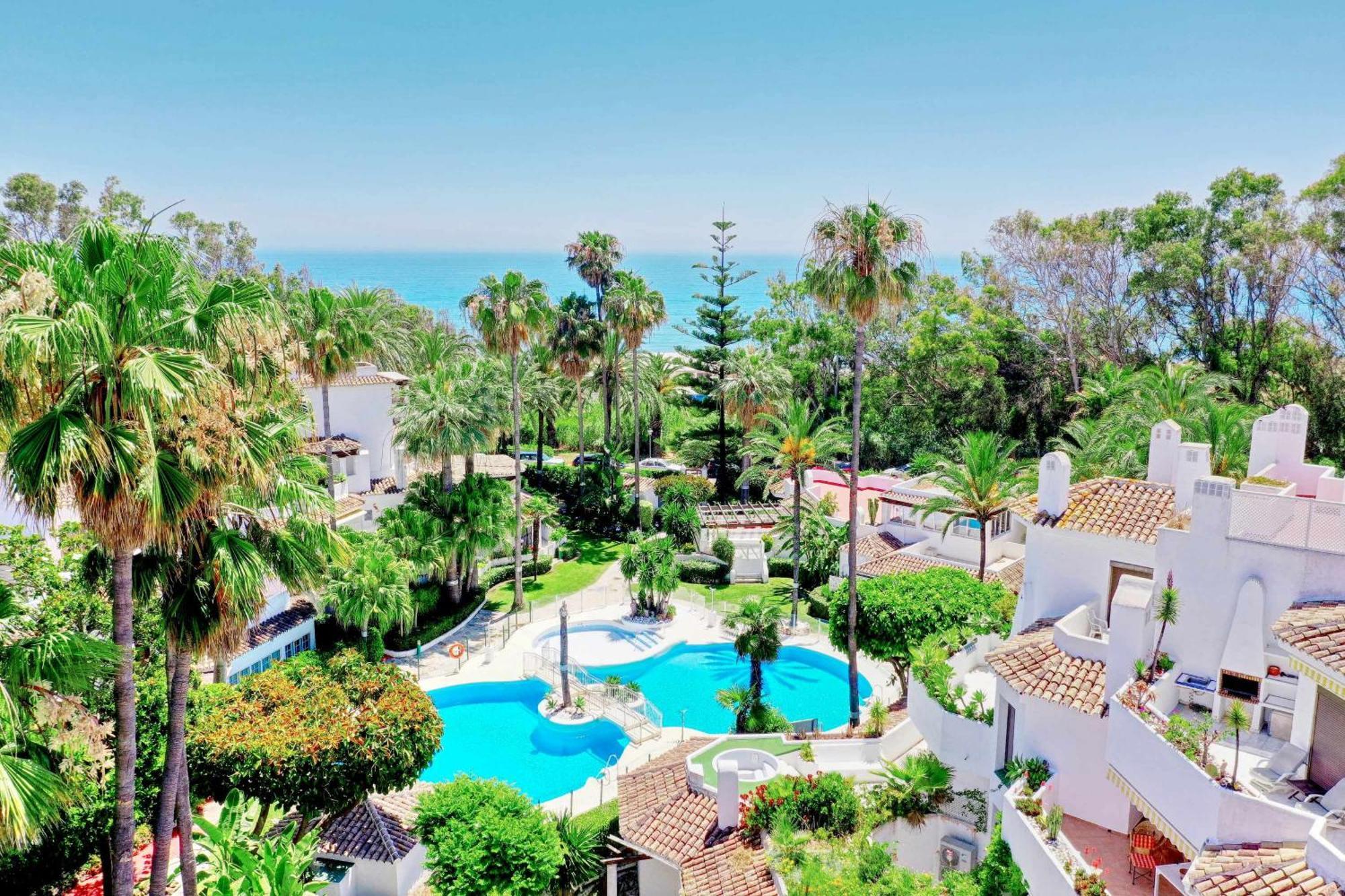 1081 Beachfront Penthouse Jacuzzi Roofterace Lounge Wifi * Marbella